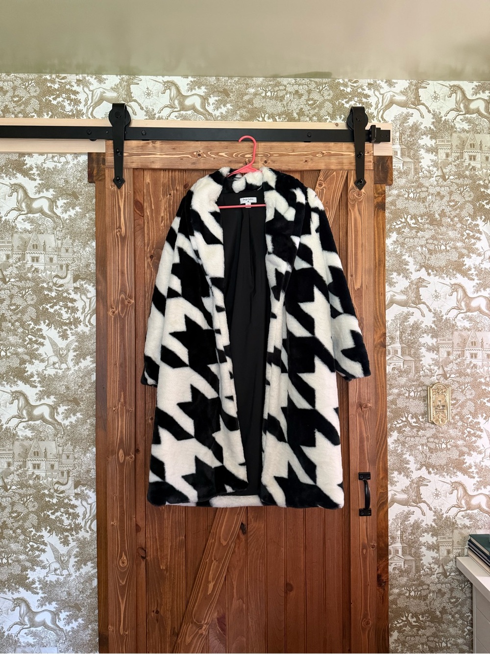 Black & White Houndstooth Faux Fur Coat - Women